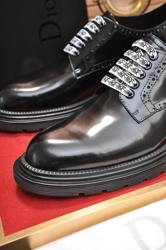 Dior Noir cuir patenté et cuir souple œillets métalliques ornementés brogue 2