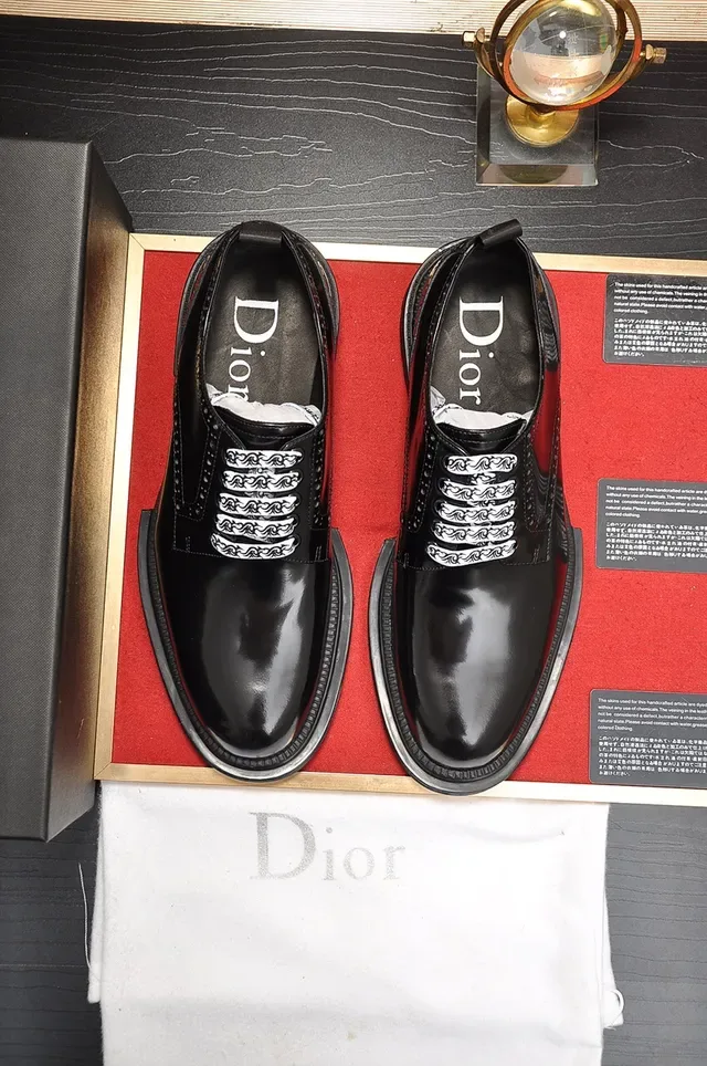 Dior Noir cuir patenté et cuir souple œillets métalliques ornementés brogue 5
