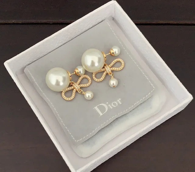 Dior Bow Motif Pearl Drop Earrings 3