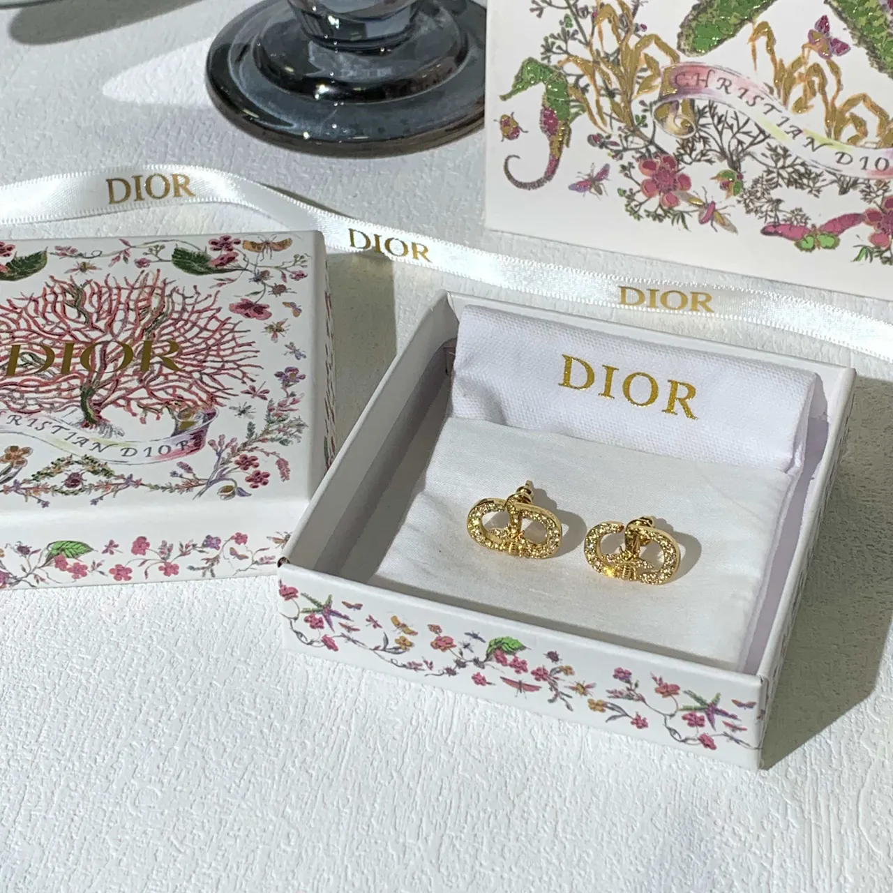 Dior CD Motif Pavé et boucles d'oreilles à tige doré poli 5