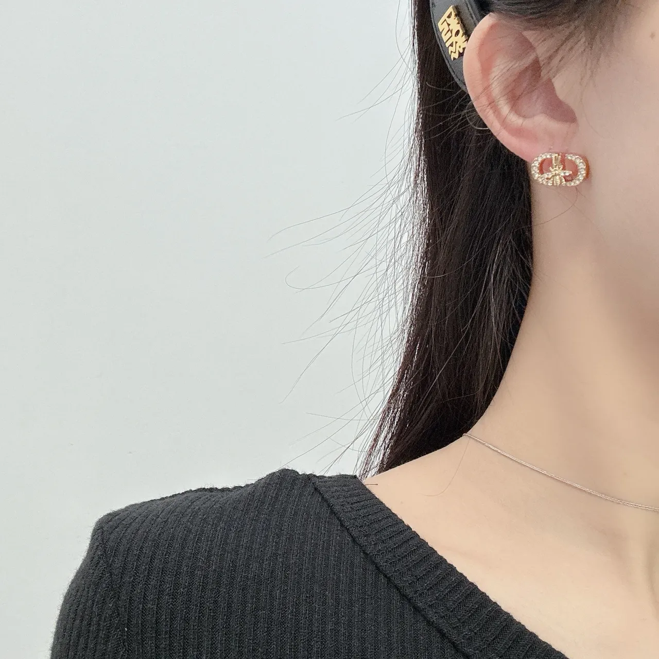 Dior CD Motif Pavé et boucles d'oreilles à tige doré poli 6