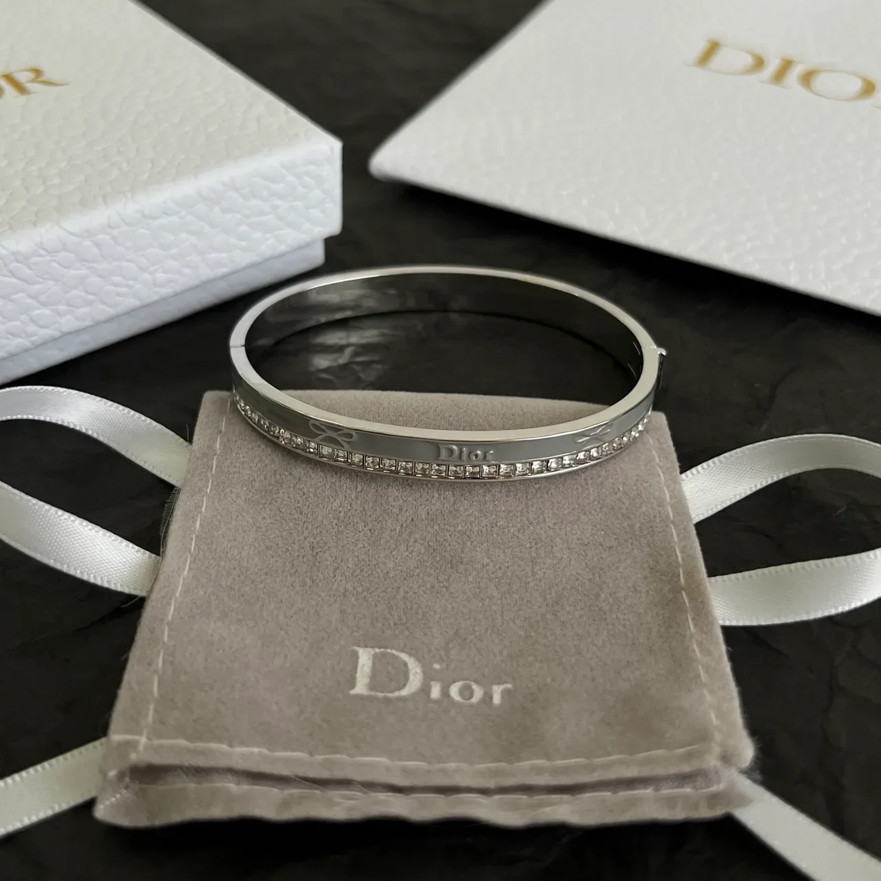 Dior Crystal-Embellished Bow Motif Silver-Tone Bracelet 3
