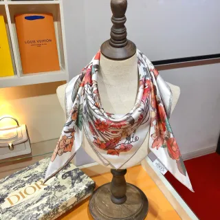 Dior ফ্লোরাল প্রিন্ট সাদা রেশম স্কার্ফ