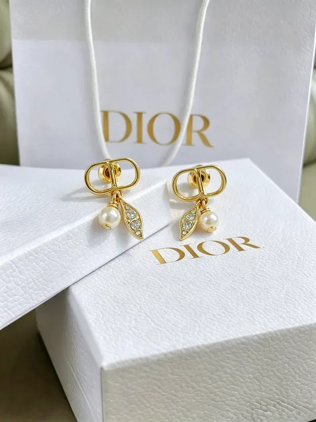Dior Gold-Tone Pearl and Crystal Leaf Dangle Earrings 7