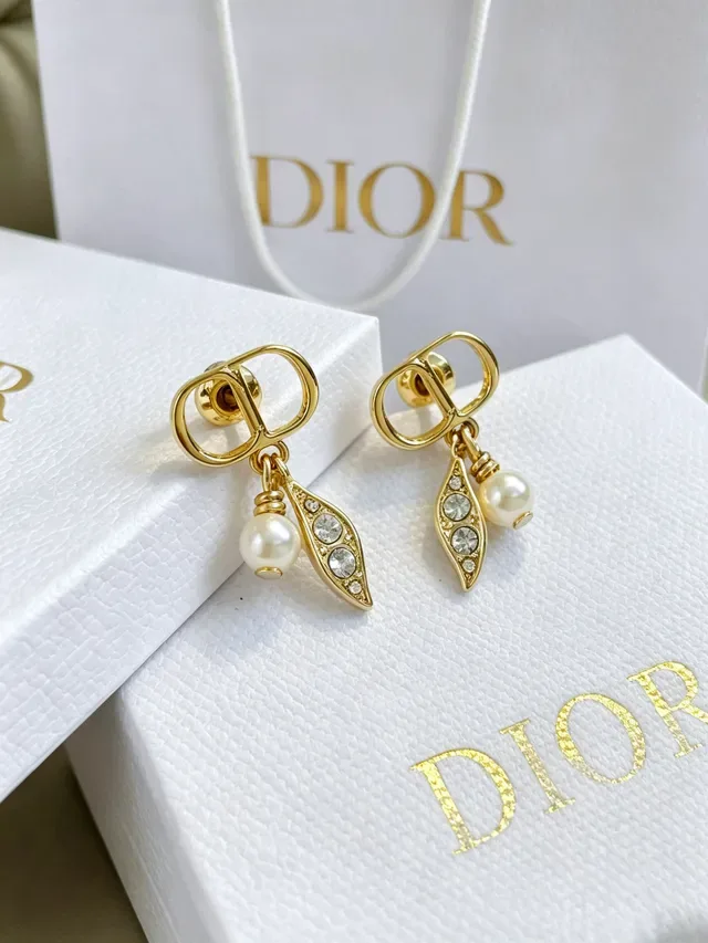 Dior Gold-Tone Pearl and Crystal Leaf Dangle Earrings 8