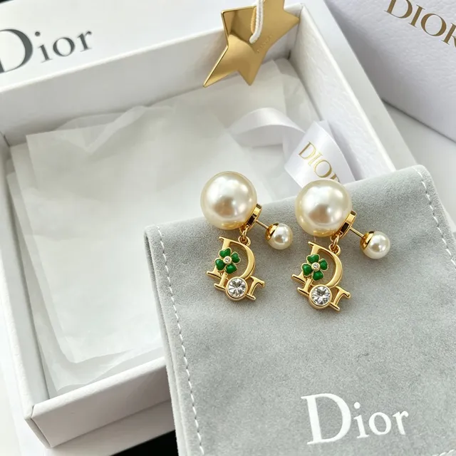 Dior Gold-Tone Pearl and Green Enamel D-Frame Earrings 7