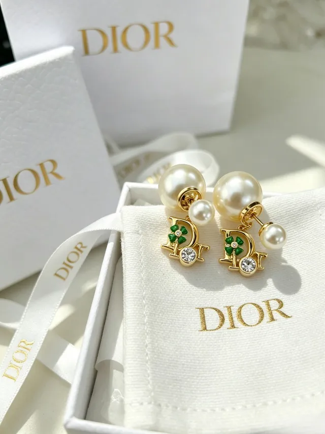 Dior Gold-Tone Pearl and Green Enamel D-Frame Earrings 9