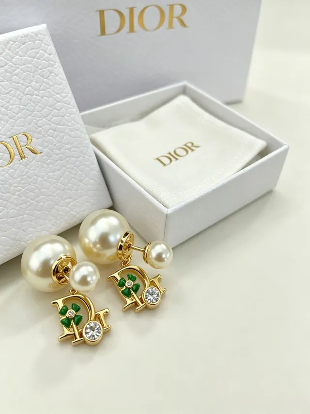 Dior Gold-Tone Pearl and Green Enamel D-Frame Earrings 10