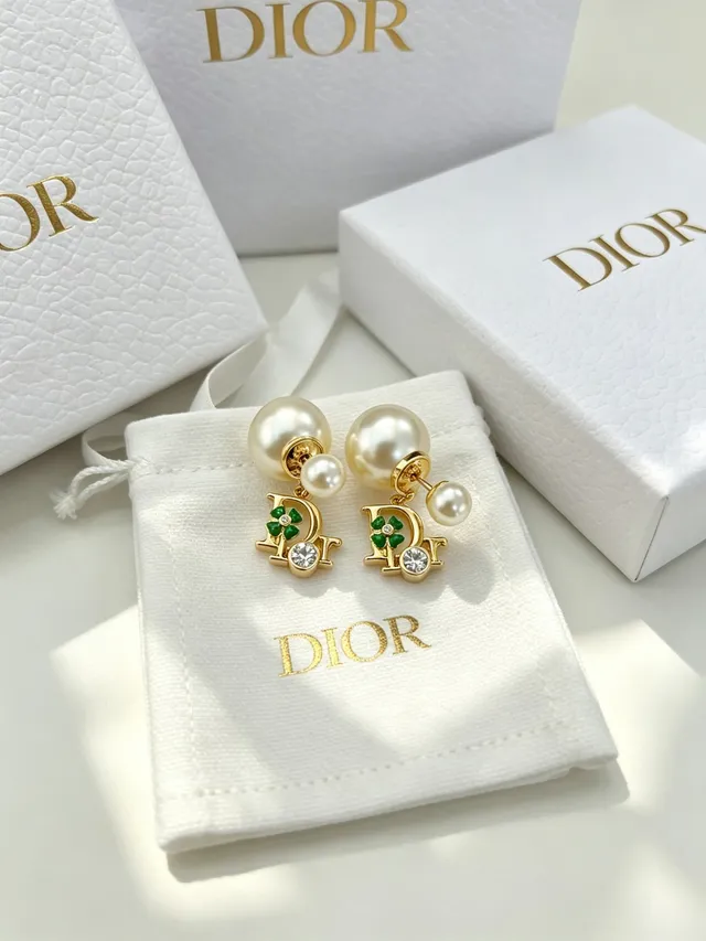 Dior Gold-Tone Pearl and Green Enamel D-Frame Earrings 11