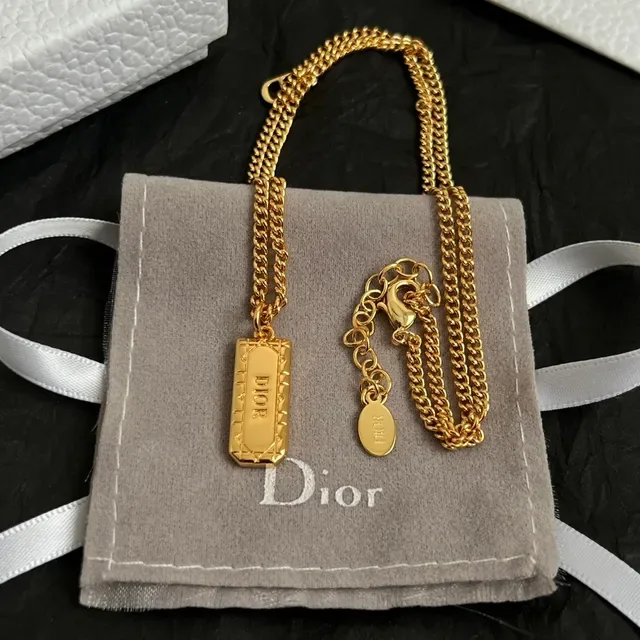 Dior Gold-Tone Quilted Rectangular Pendant Necklace 3