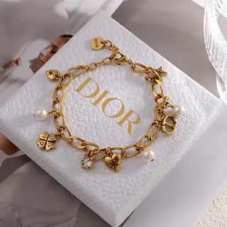 Dior Bracelet Chaîne Chunky Link en Or Blanc avec Design de Pendentif Multi-Charm