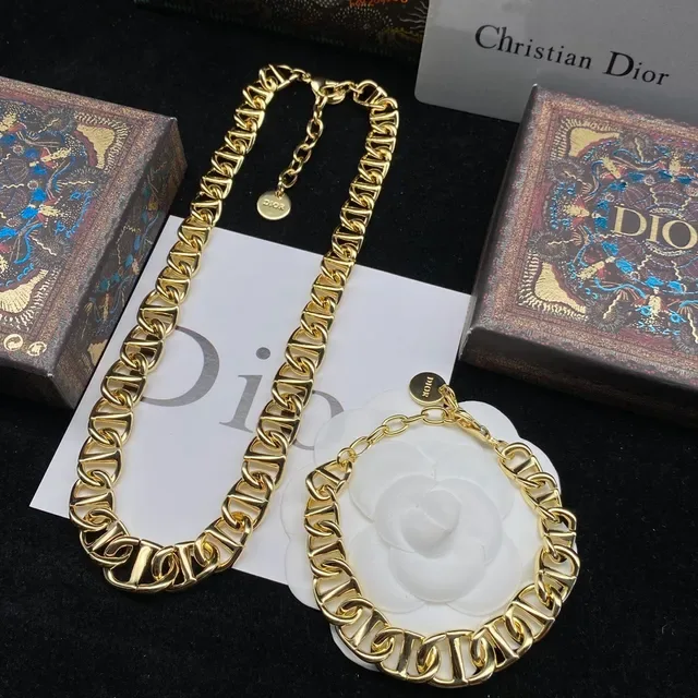 Dior Gold White Oversized Curb-Link Chain Metal Necklace 9