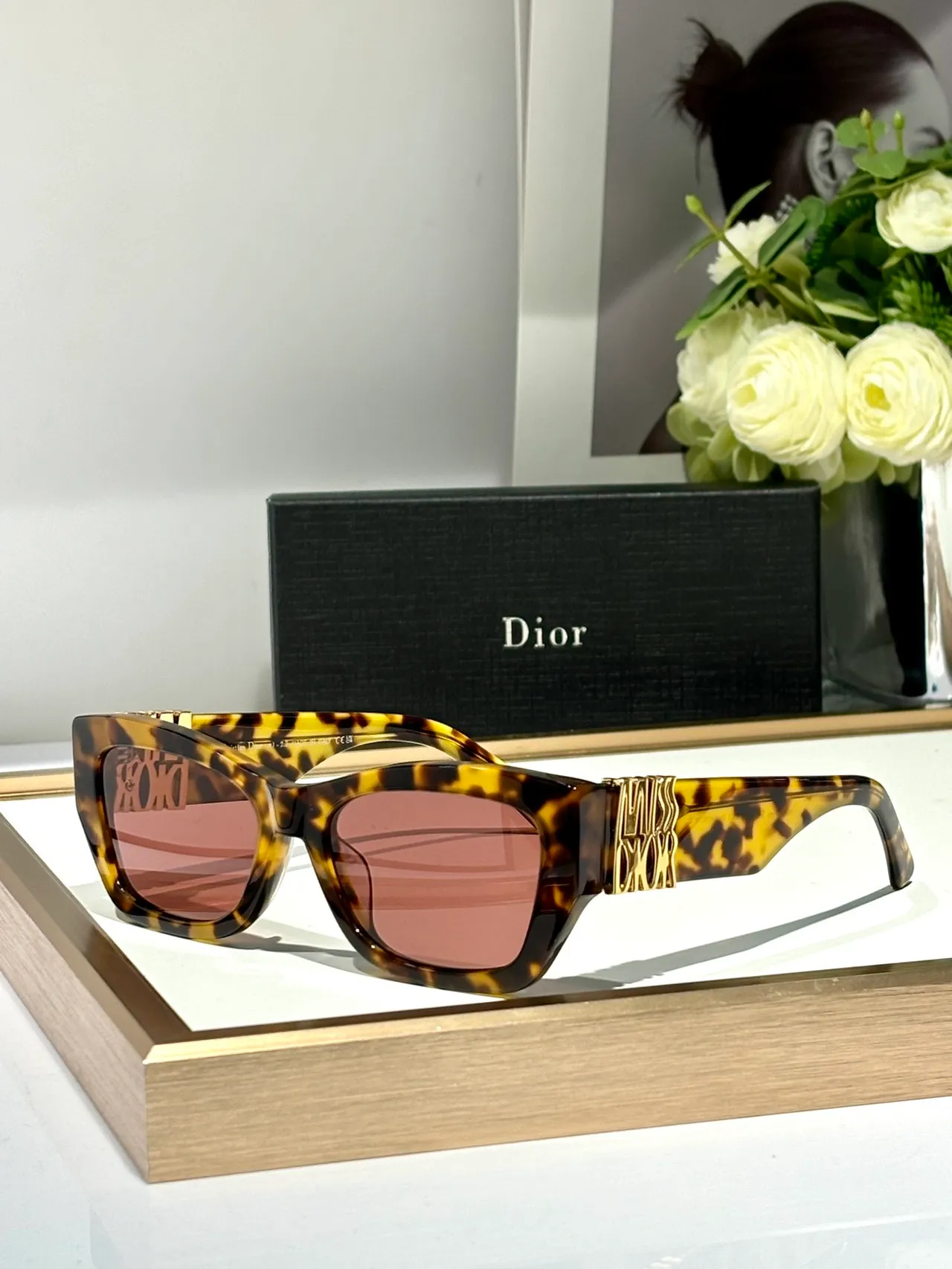 Dior 密斯迪奥 光泽黑 矩形 猫眼 太阳镜 4