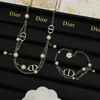 Dior Collier Multi-chaîne Perle et CD Logo
