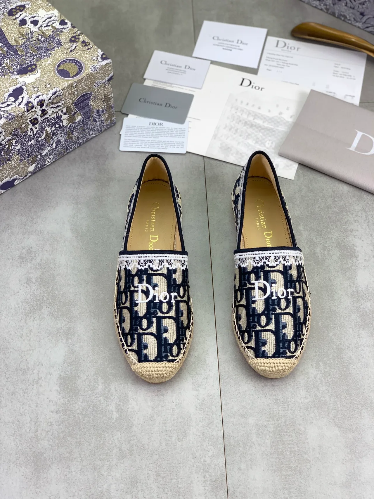 Dior أزرق بحري بيج مونوغرامد نسيج محرّم دانتيل كولار أحذية قارب 4