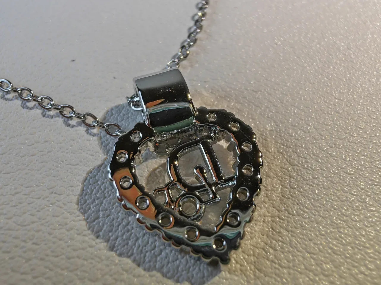 Dior Silver Heart-Shaped Pendant Crystal-Encrusted Border Necklace 4