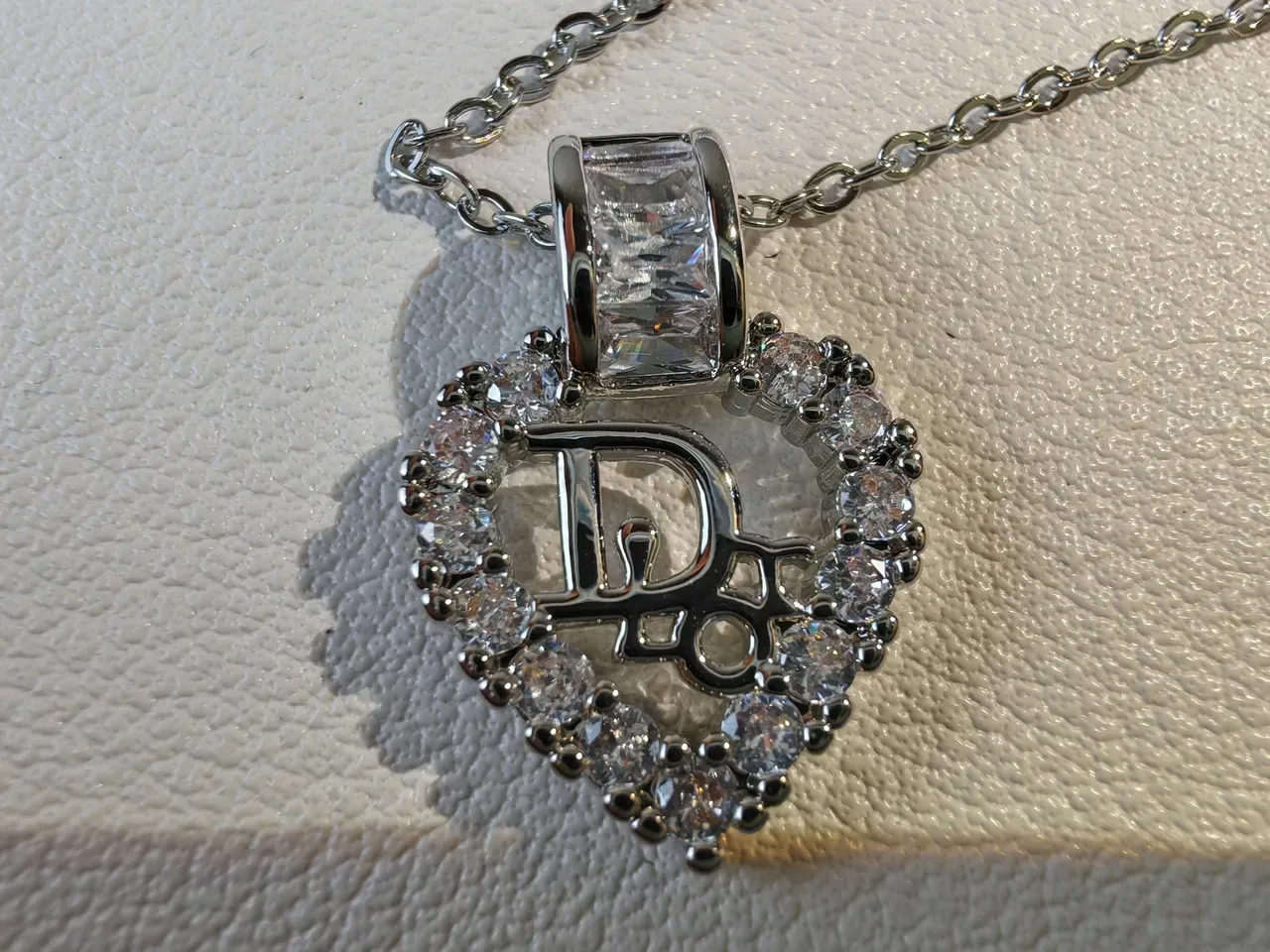 Dior Silver Heart-Shaped Pendant Crystal-Encrusted Border Necklace 7