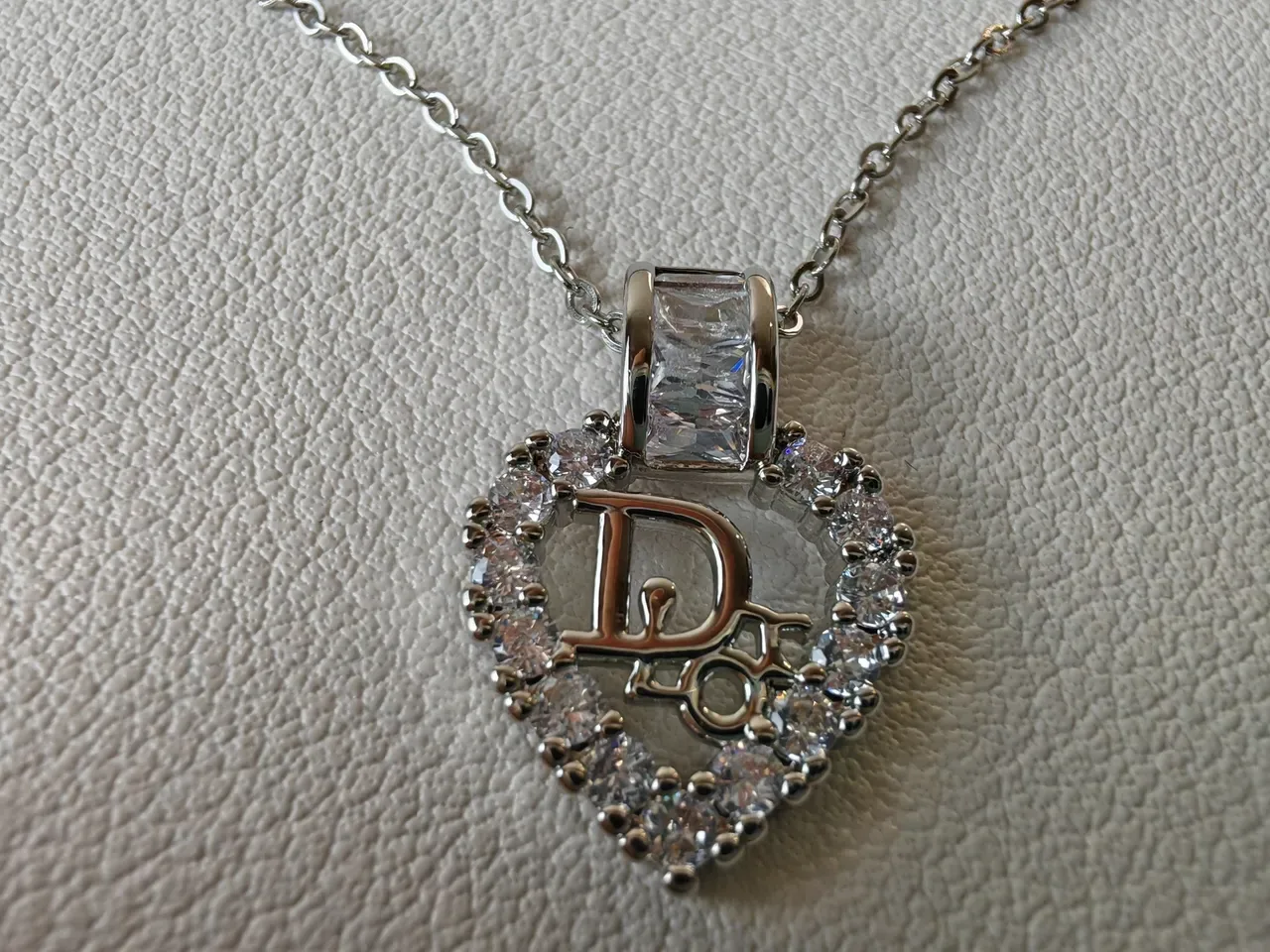 Dior Silver Heart-Shaped Pendant Crystal-Encrusted Border Necklace 10