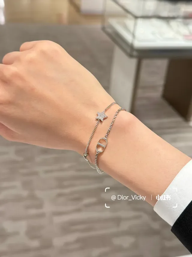 Dior Silver-Toned Star and Oval Logo Chain Bracelets 2