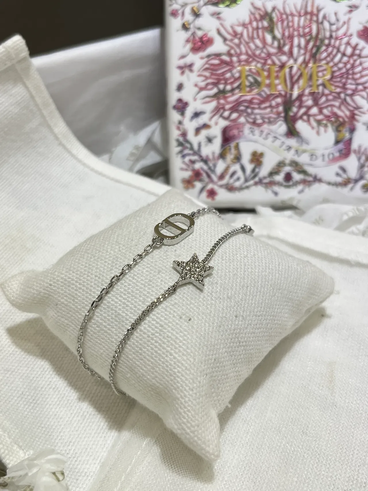 Dior Silver-Toned Star and Oval Logo Chain Bracelets 7