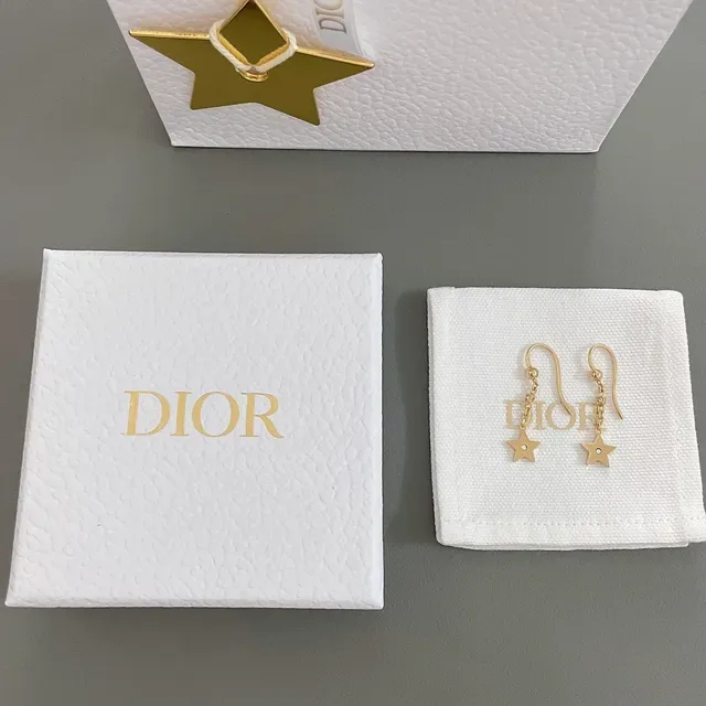 Dior Star-Shaped Crystal-Accented Gold-Tone Dangling Earrings 8