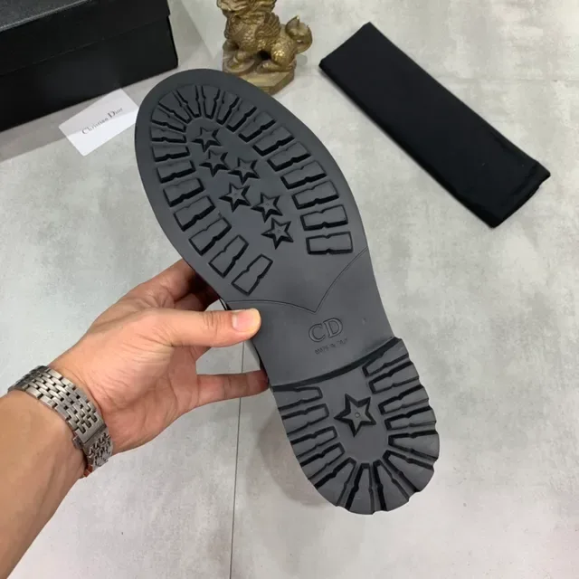 Zapatos Oxford de dos tonos con punta cap-toe pulida de Dior 2