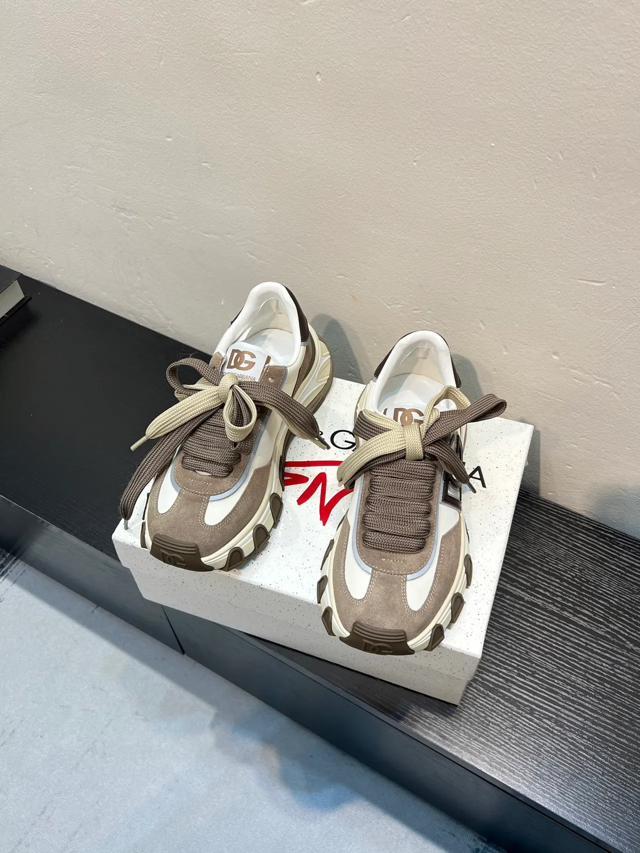 Dolce & Gabbana Semelle Beige Marron Matériau Mixte Partie Supérieure Baskets Chunky 2