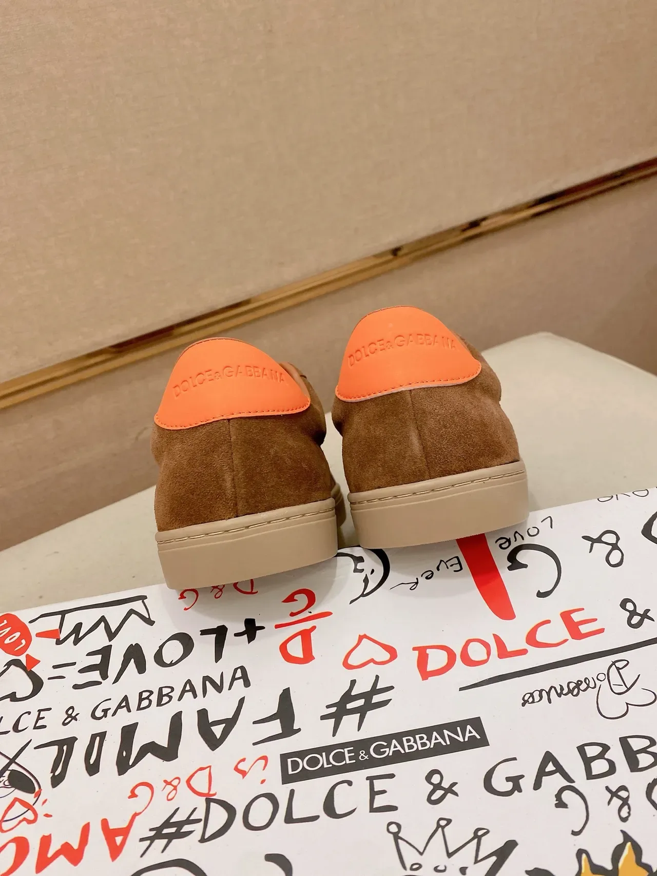 Dolce & Gabbana Marron Orange Daim Partie Supérieure Perforé Vamp Chaussures Lifestyle 3