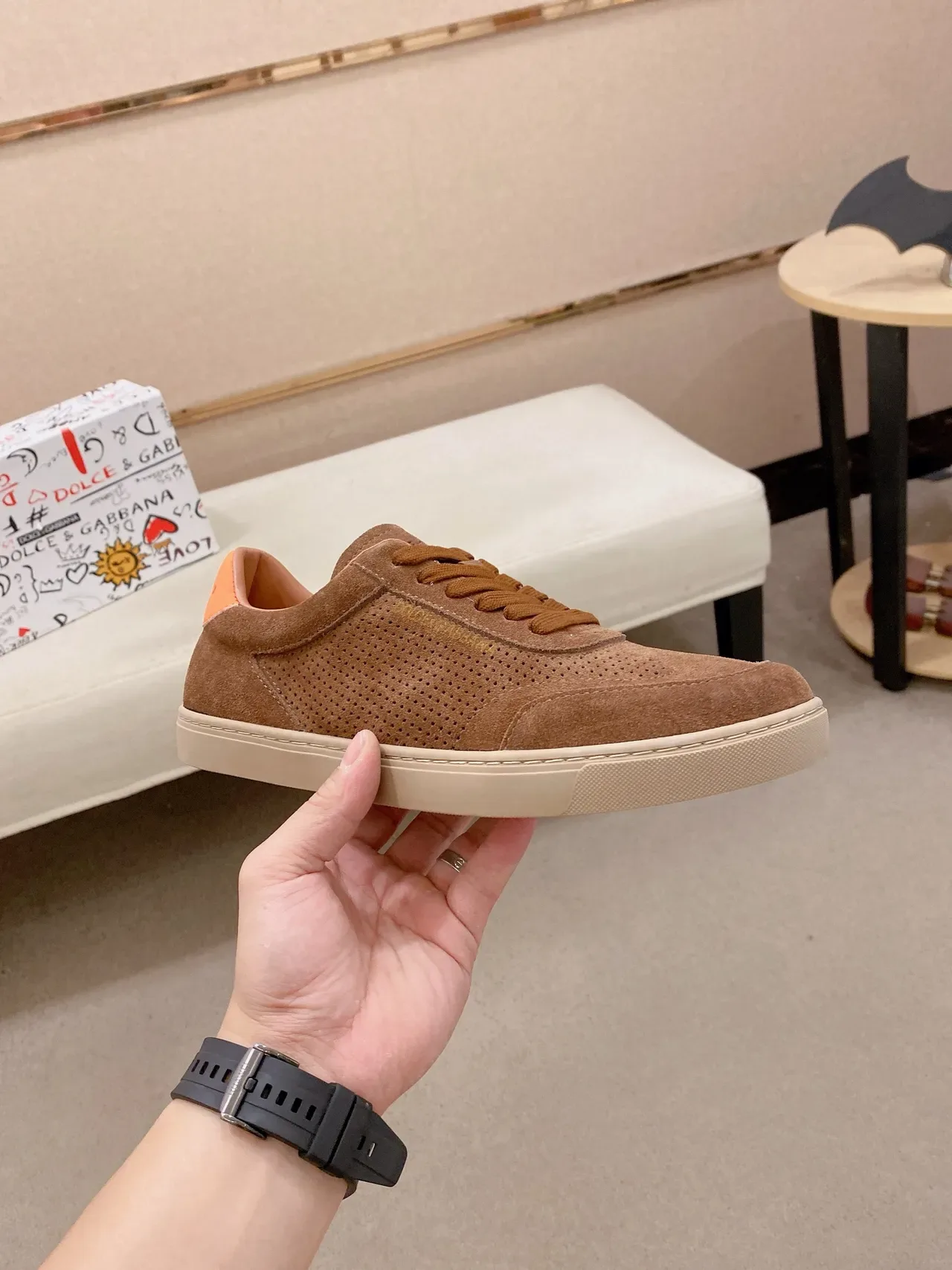 Dolce & Gabbana Marron Orange Daim Partie Supérieure Perforé Vamp Chaussures Lifestyle 5