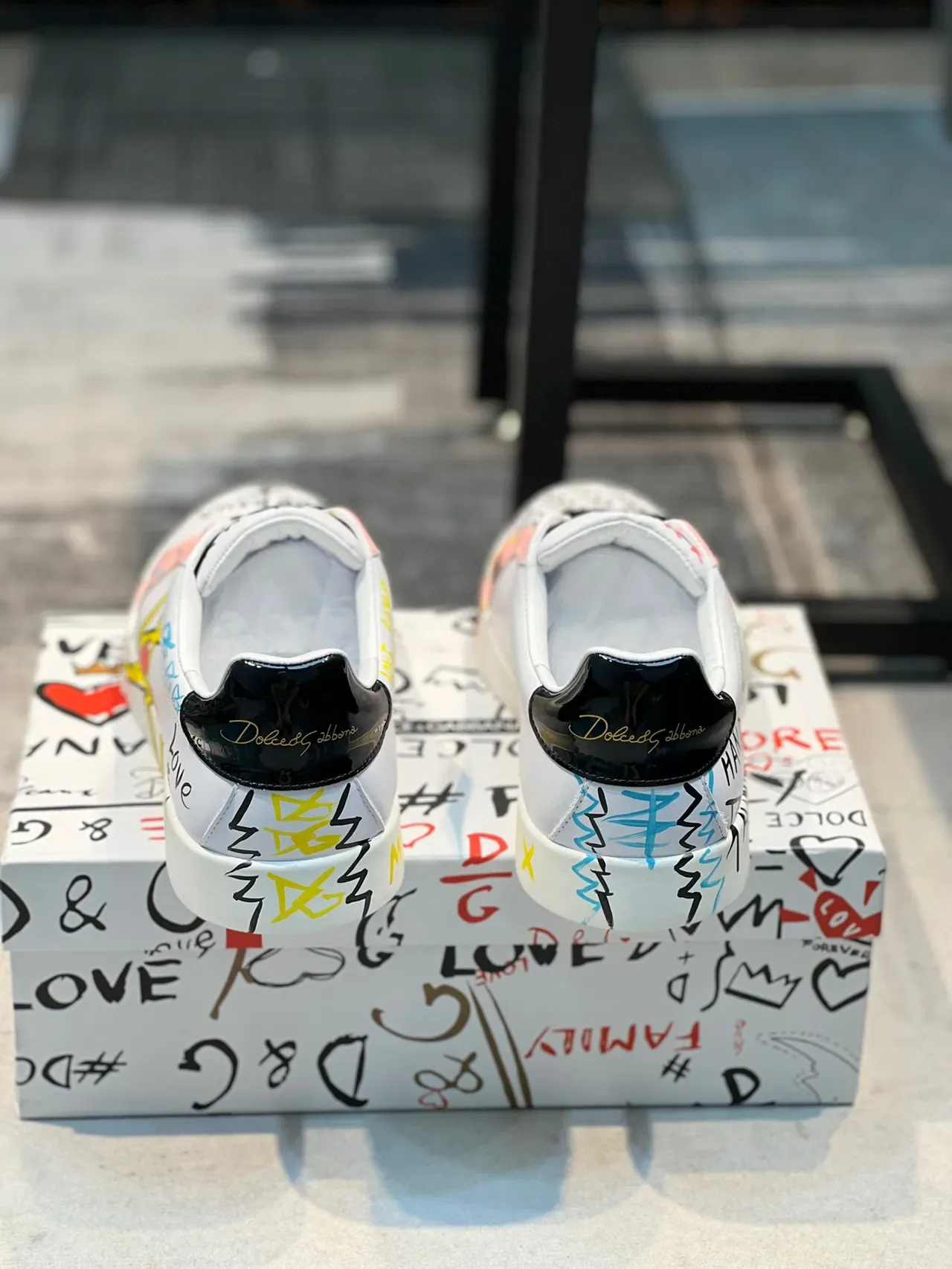 Dolce & Gabbana Graffiti Collection White Pink Leather Upper Lifestyle Sneakers 2
