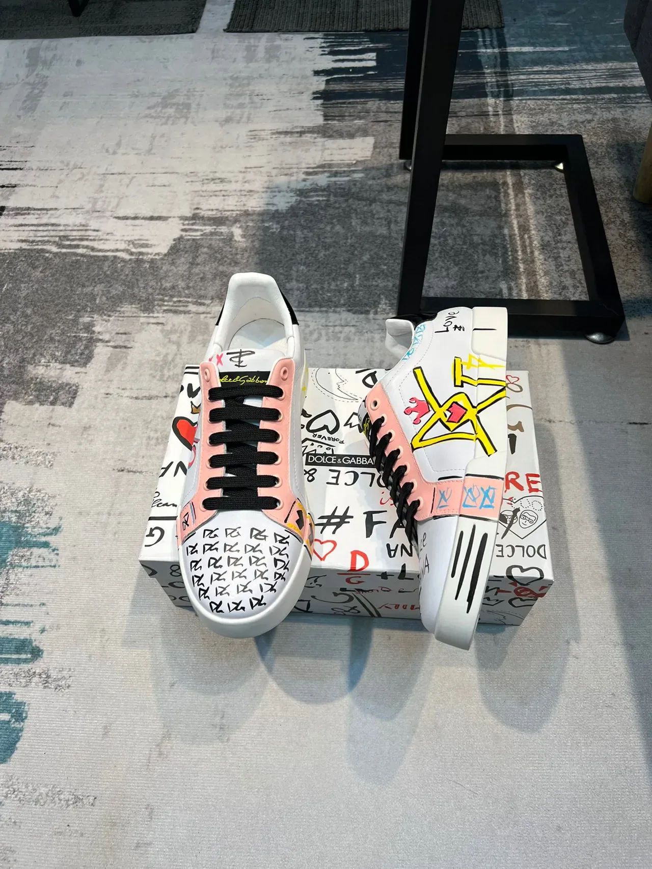 Dolce & Gabbana Graffiti Collection White Pink Leather Upper Lifestyle Sneakers 4