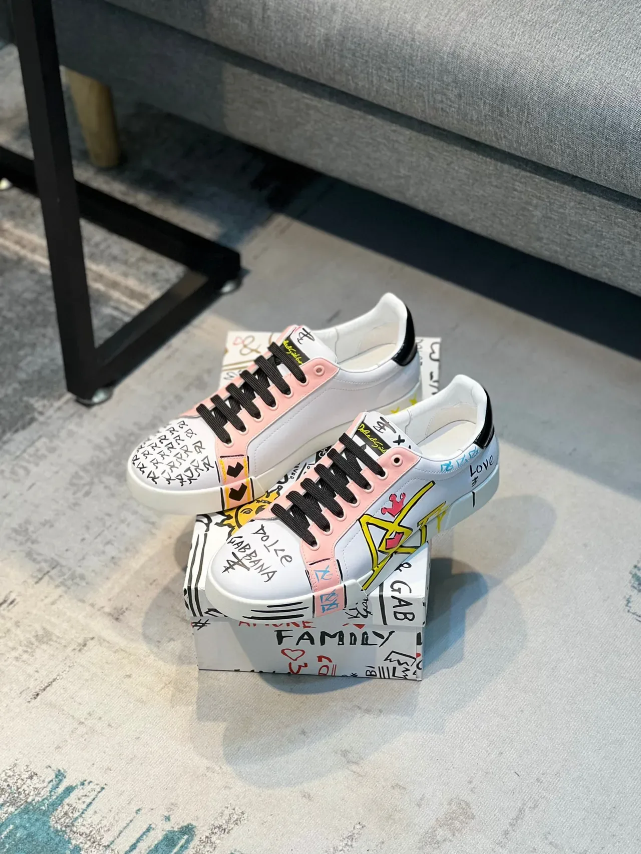Dolce & Gabbana Graffiti Collection White Pink Leather Upper Lifestyle Sneakers 7