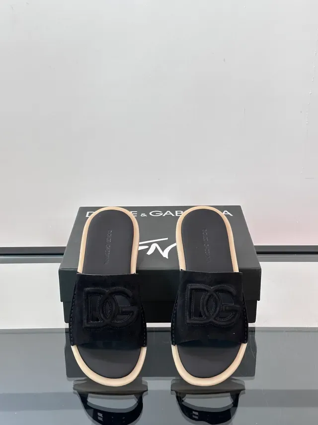 Dolce & Gabbana Logo-Strap Suede Slippers 7