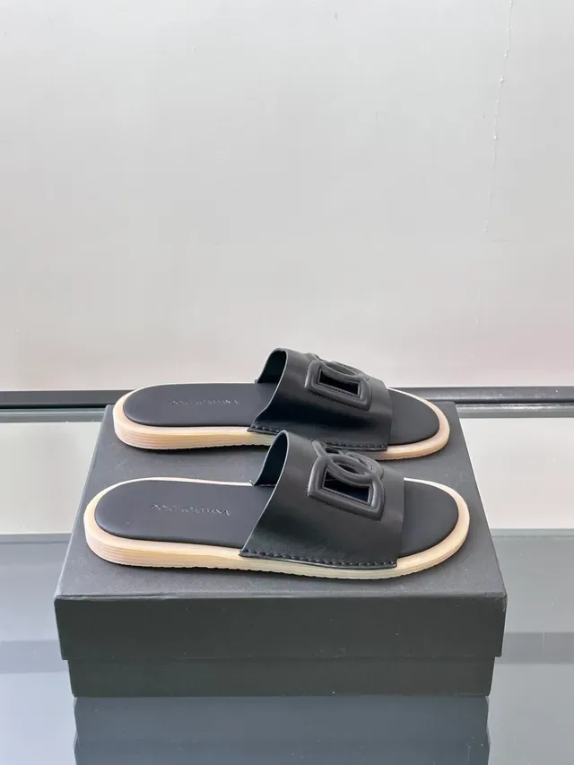 Dolce & Gabbana Logo-Strap Suede Slippers 8