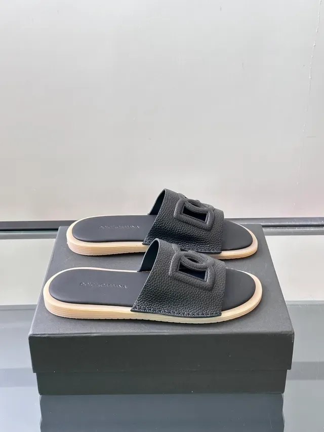 Dolce & Gabbana Logo-Strap Suede Slippers 9