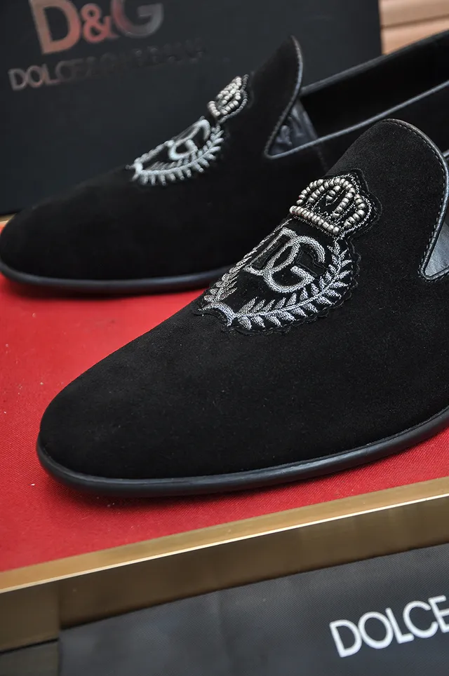Dolce & Gabbana Portofino Mocassins de Camurça Preta com Crest Bordado 2