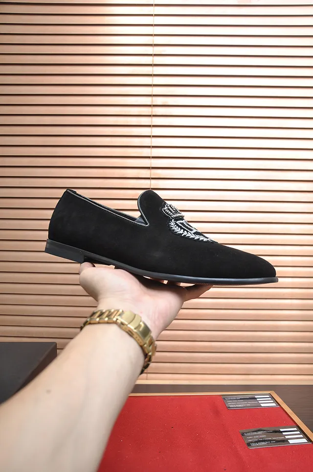 Dolce & Gabbana Portofino Mocassins de Camurça Preta com Crest Bordado 4