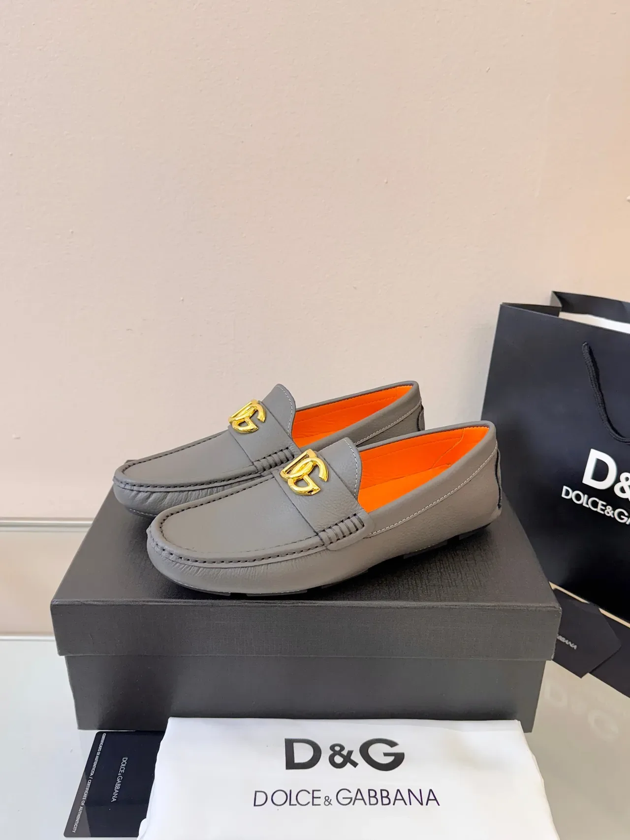 Dolce & Gabbana Portofino Mocassin Cuir Granulé Gris Orange Doublure Contrastée 2