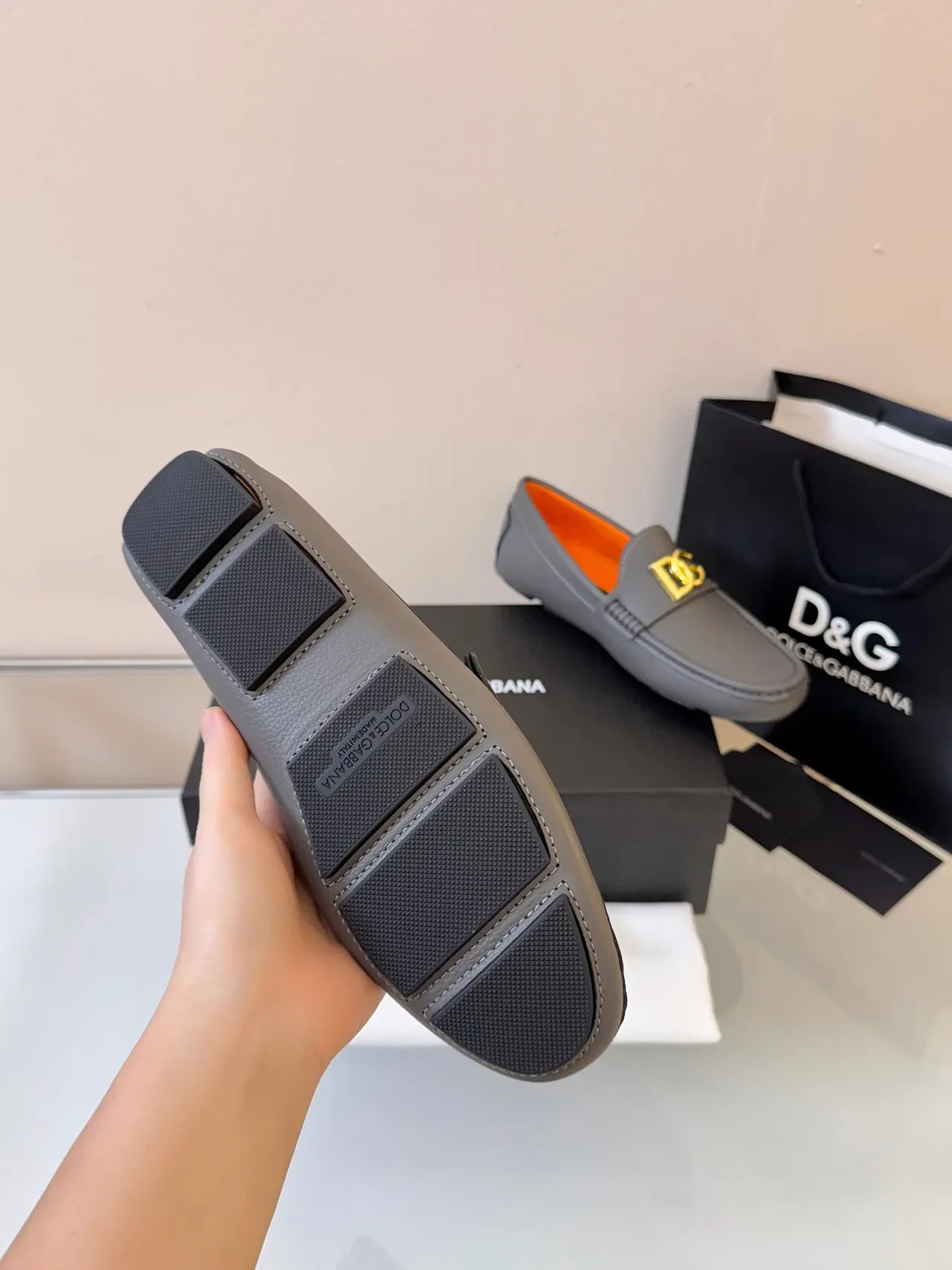 Dolce & Gabbana Portofino Mocassin Cuir Granulé Gris Orange Doublure Contrastée 5