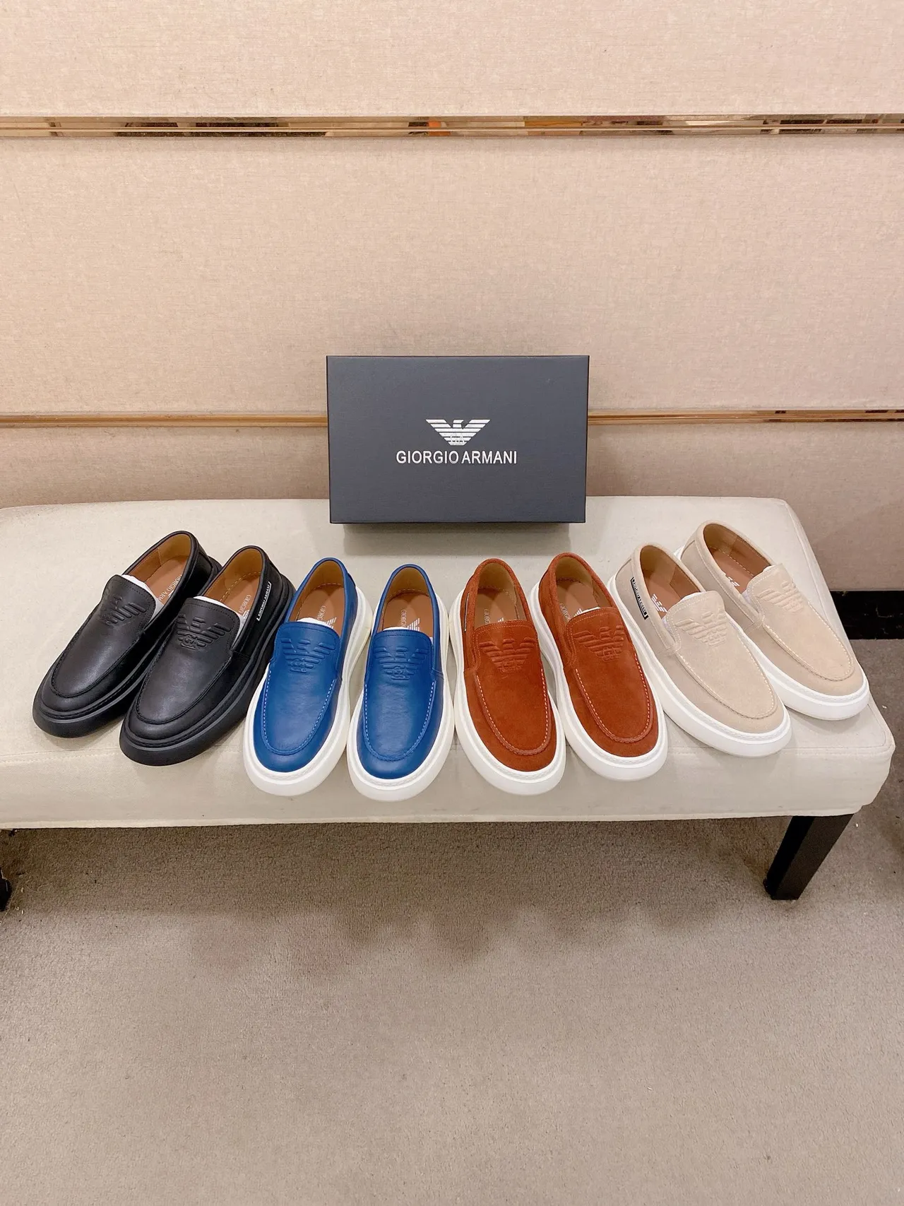Emporio Armani Noir Beige Embossé Logo Aigle Semelle Épaisse Plateforme Mocassin 2