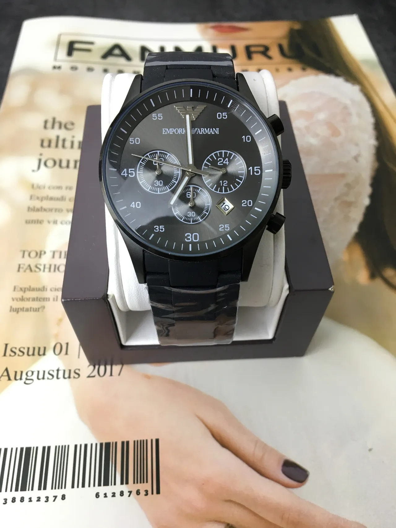 Emporio Armani ساعة كرونوغراف أسود موونوكروم رياضية 2