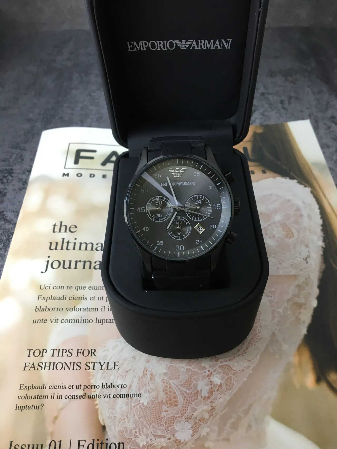 Emporio Armani ساعة كرونوغراف أسود موونوكروم رياضية 3