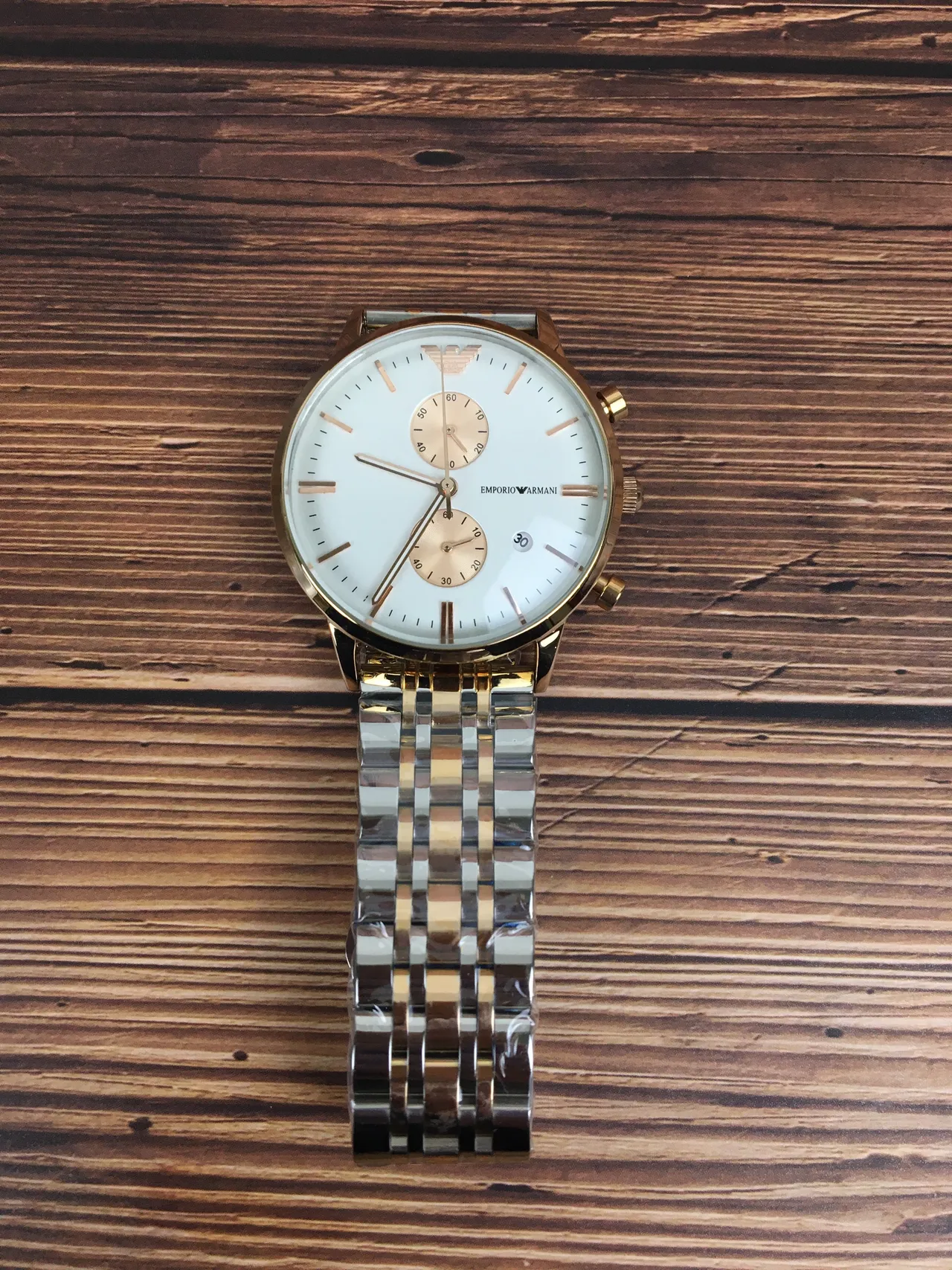 Emporio Armani Relógio Cronógrafo Clássico com Quadrante Branco Aço Inoxidável de Dois Tons Quartz 9