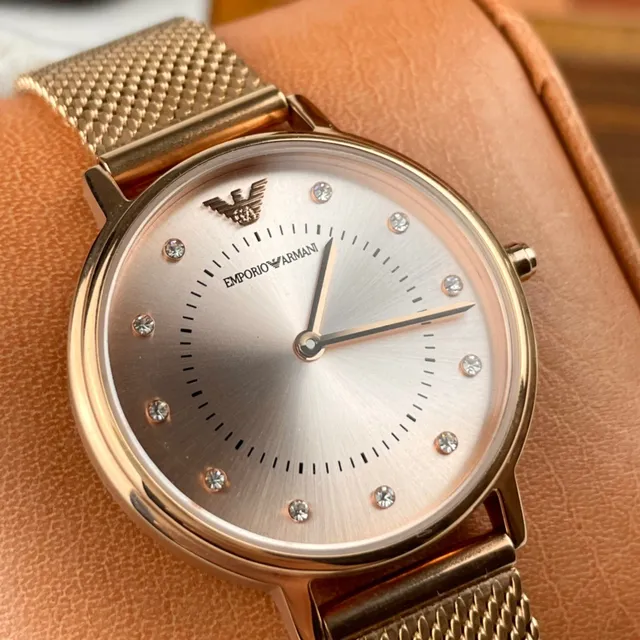 Emporio Armani Or Beige Boîtier Rond Bracelet Maille Montre Quartz 3