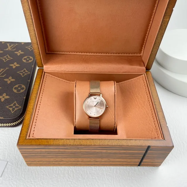 Emporio Armani Or Beige Boîtier Rond Bracelet Maille Montre Quartz 4
