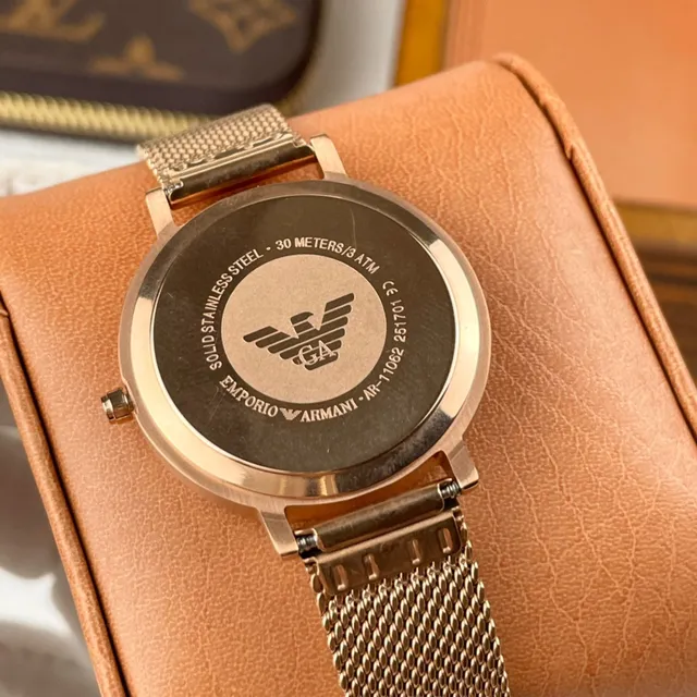 Emporio Armani Or Beige Boîtier Rond Bracelet Maille Montre Quartz 5