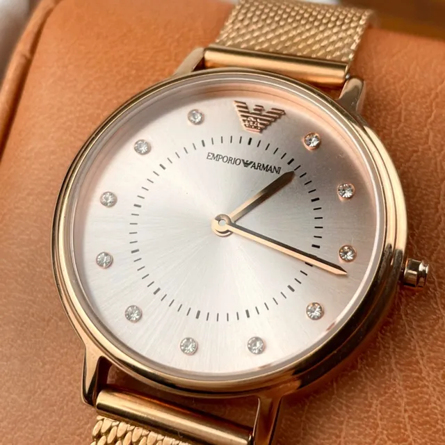Emporio Armani Or Beige Boîtier Rond Bracelet Maille Montre Quartz 7