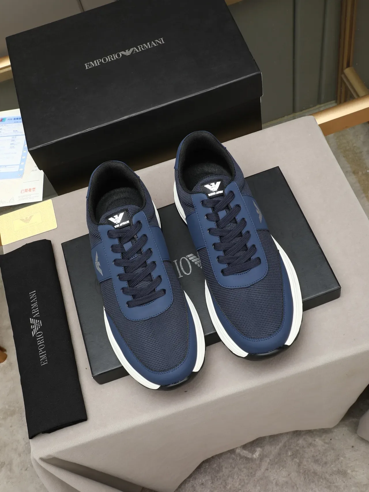 Emporio Armani Chaussures Lifestyle avec Logo Aigle en Couleur Navy 2