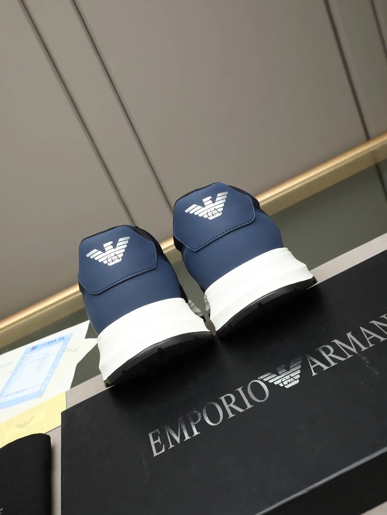 Emporio Armani Chaussures Lifestyle avec Logo Aigle en Couleur Navy 3