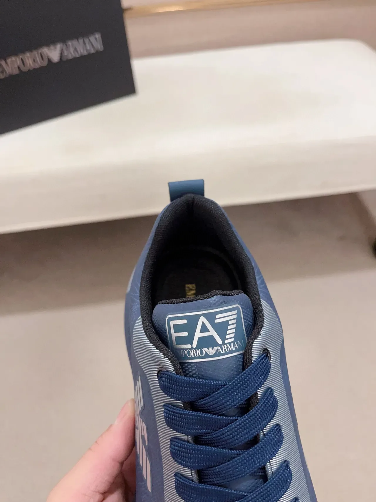 Emporio Armani Impression topographique Logo de l'aigle Bleu Lifestyle Sneaker 8